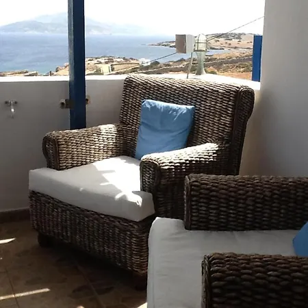 μπαλκόνι στο αιγαίο Schoinoussa